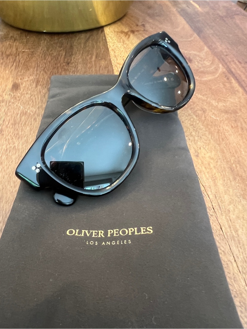 Oliver Peoples Designer Tortoiseshell Eadie Sunglasses with case - Picture 10 of 15